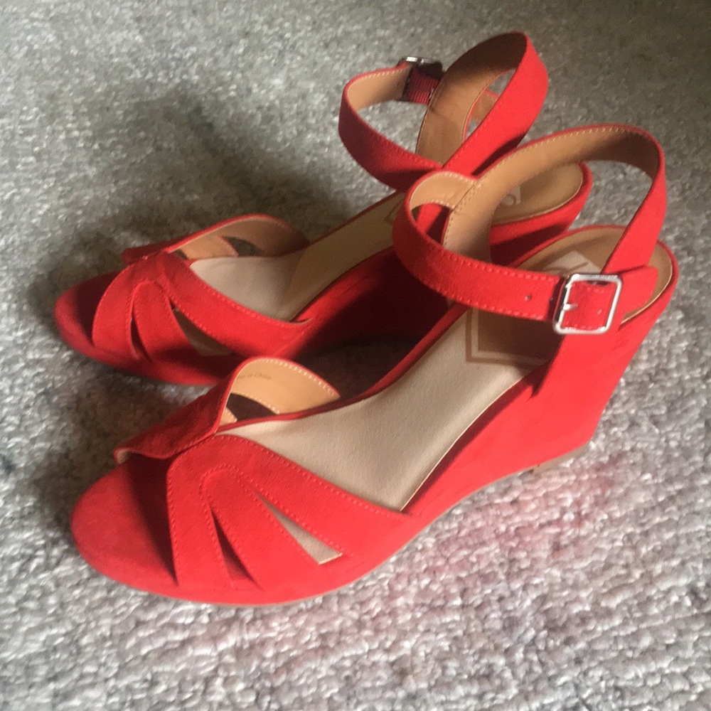 NEW dolce vita red suede wedges ♥️